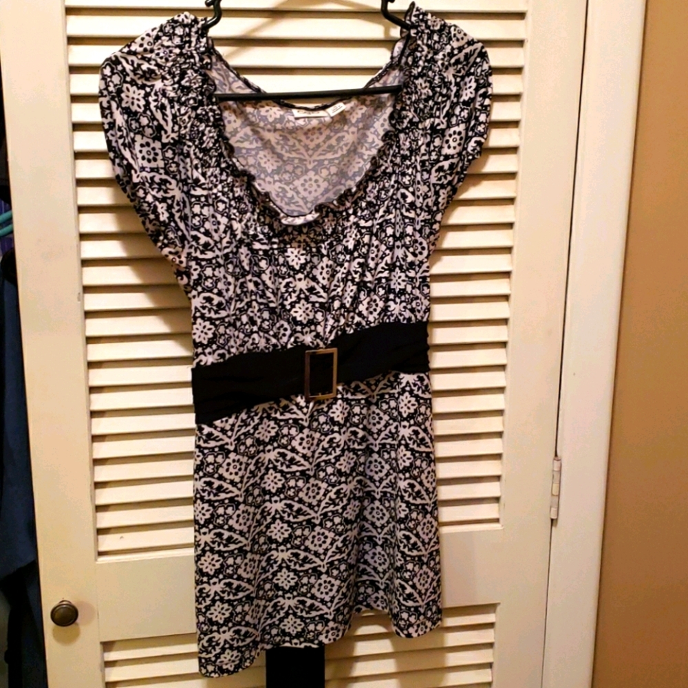 Black and White Top